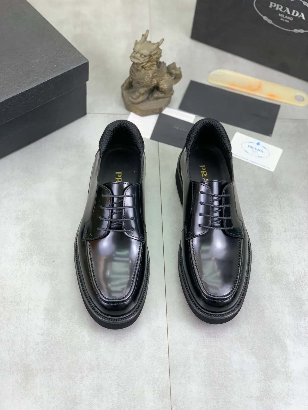 Men's shoes 💰P480 new style 💰 💎💎💎 water-dyed cow lining original order quality PRADA —🆘.Prada original purchase agent, high-end business leather shoes, fabric: imported from Italy cowhide material ➕ water-dyed cow lining/cowhide lining ➕ special original outsole, fine workmanship, real thing ^_^ Photographed 🎬size: 39-44